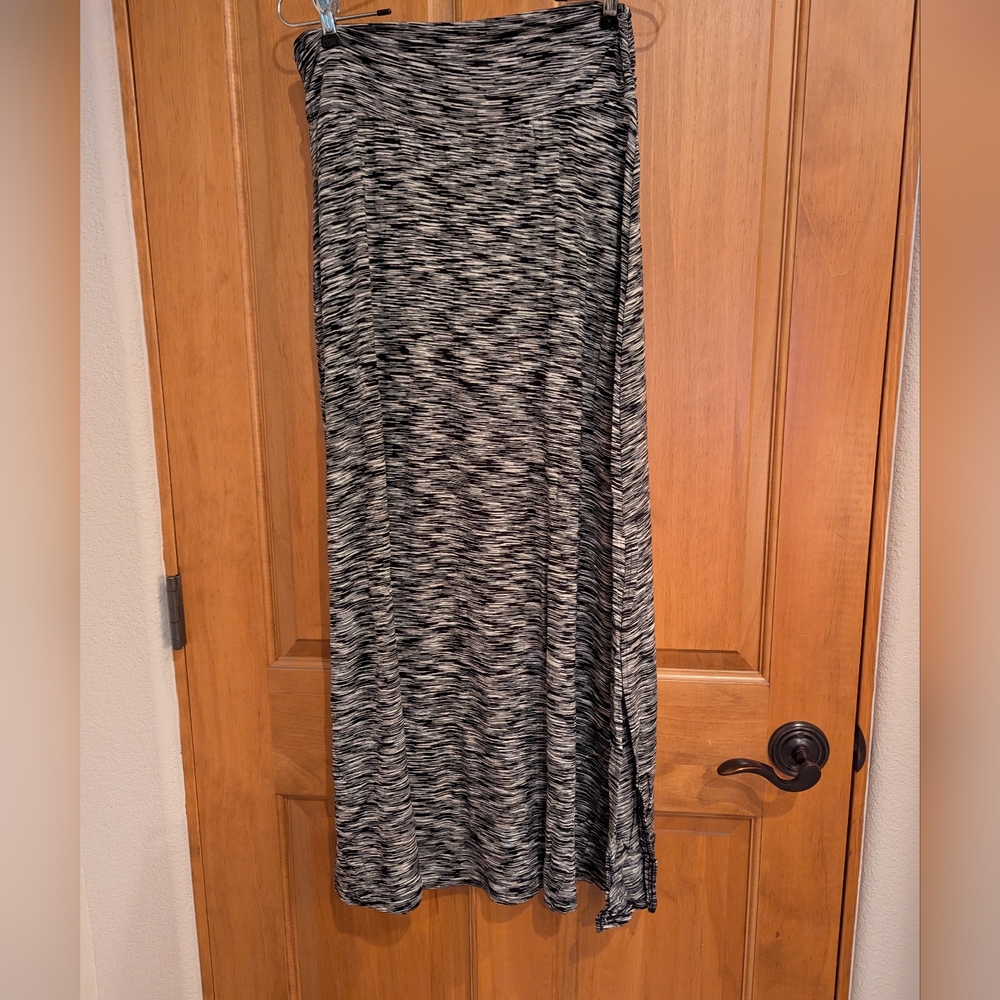 Merona Black and Gray Patterned Maxi Skirt